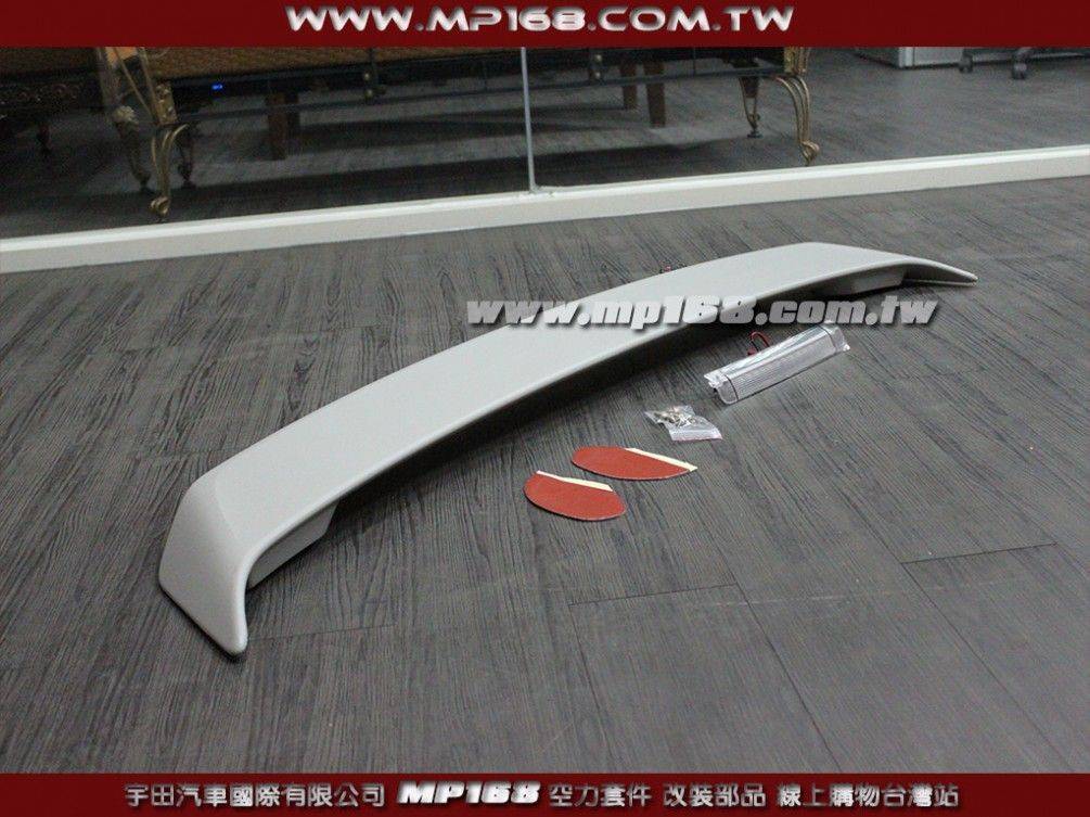 2008-2013 ALTIS 原廠型尾翼+LED燈